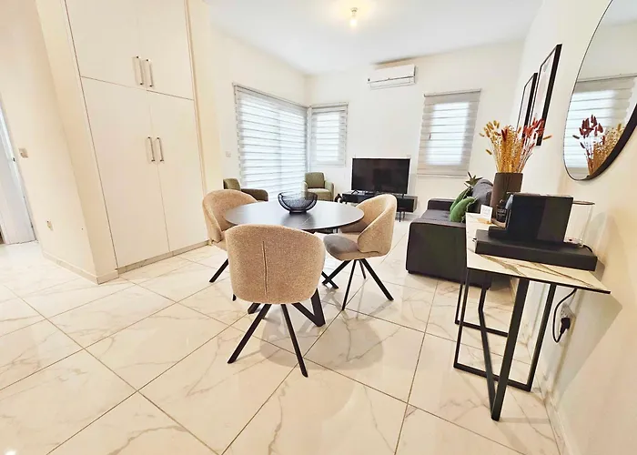 Alexander Trikallon Str 公寓 *