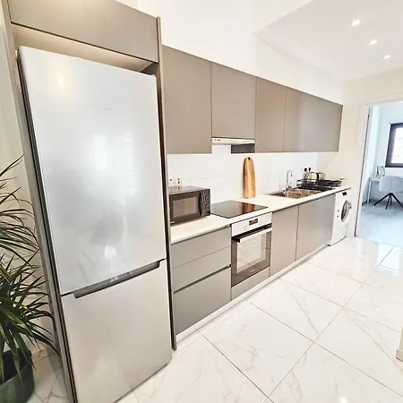 Alexander Trikallon Str Apartment